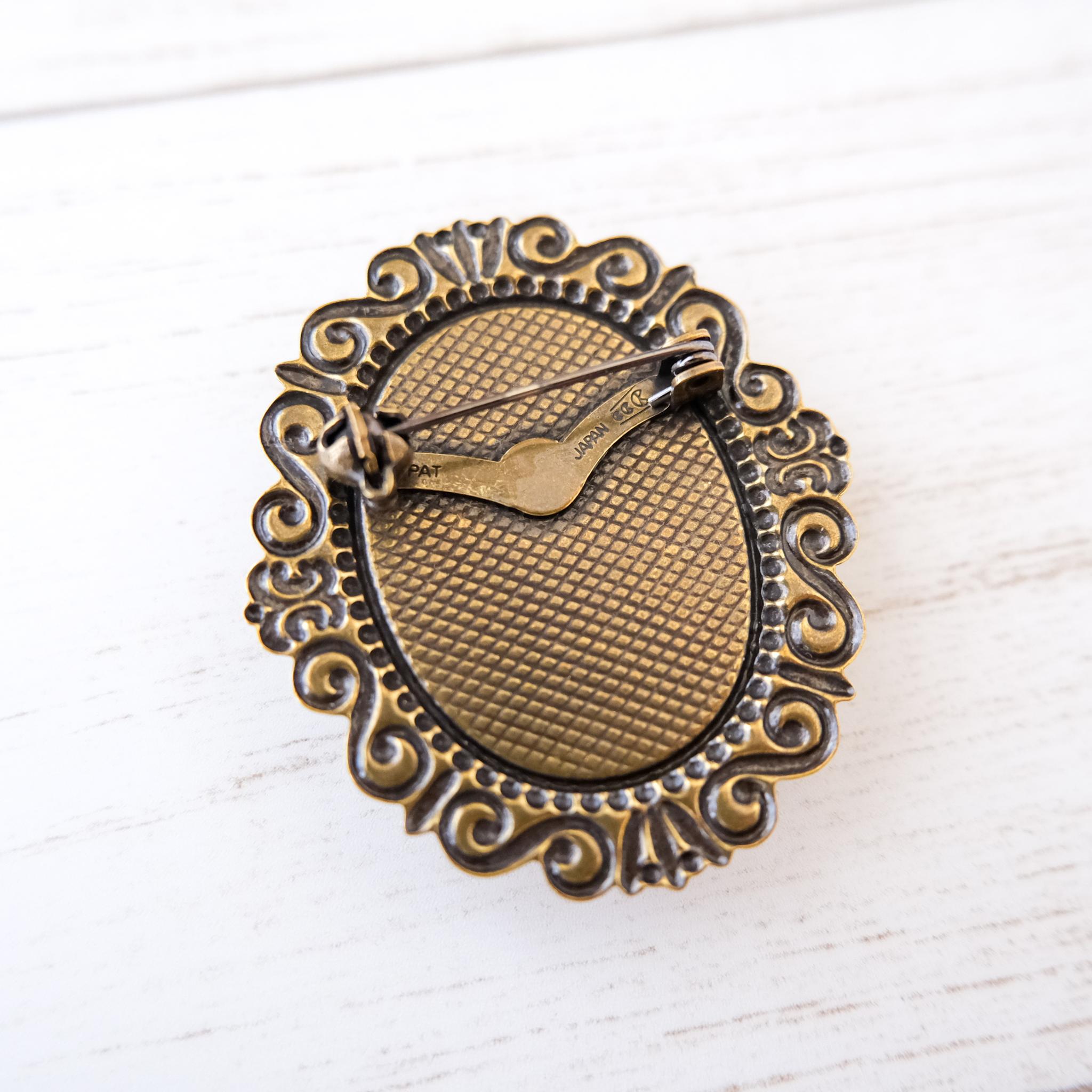 【受注制作】森の仲間たちのブローチ(ウサギ)　＊刺繍 | 2枚目