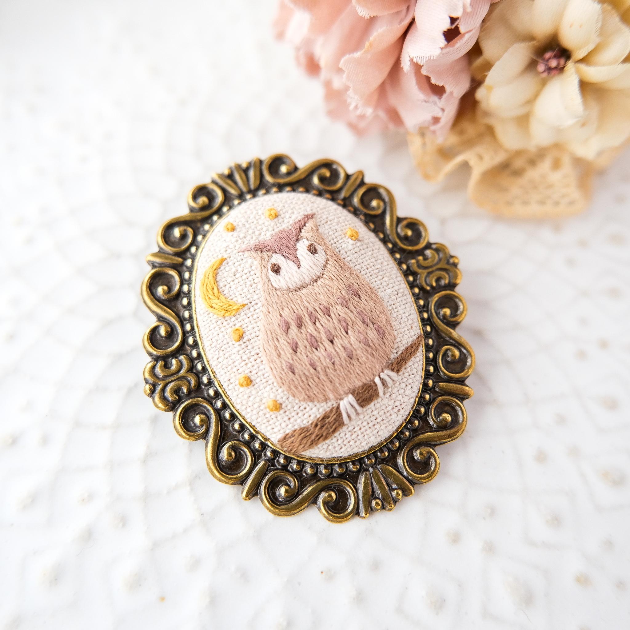 【受注制作】森の仲間たちのブローチ(フクロウ)　＊刺繍