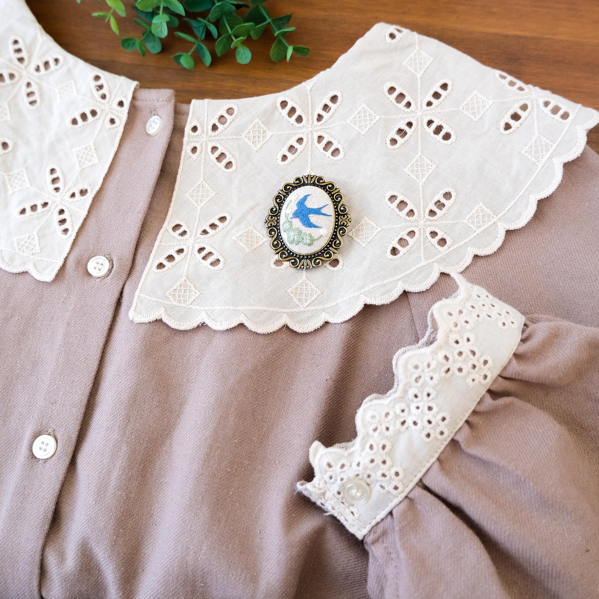 【受注制作】森の仲間たちのブローチ(青い鳥)　＊刺繍 | 3枚目