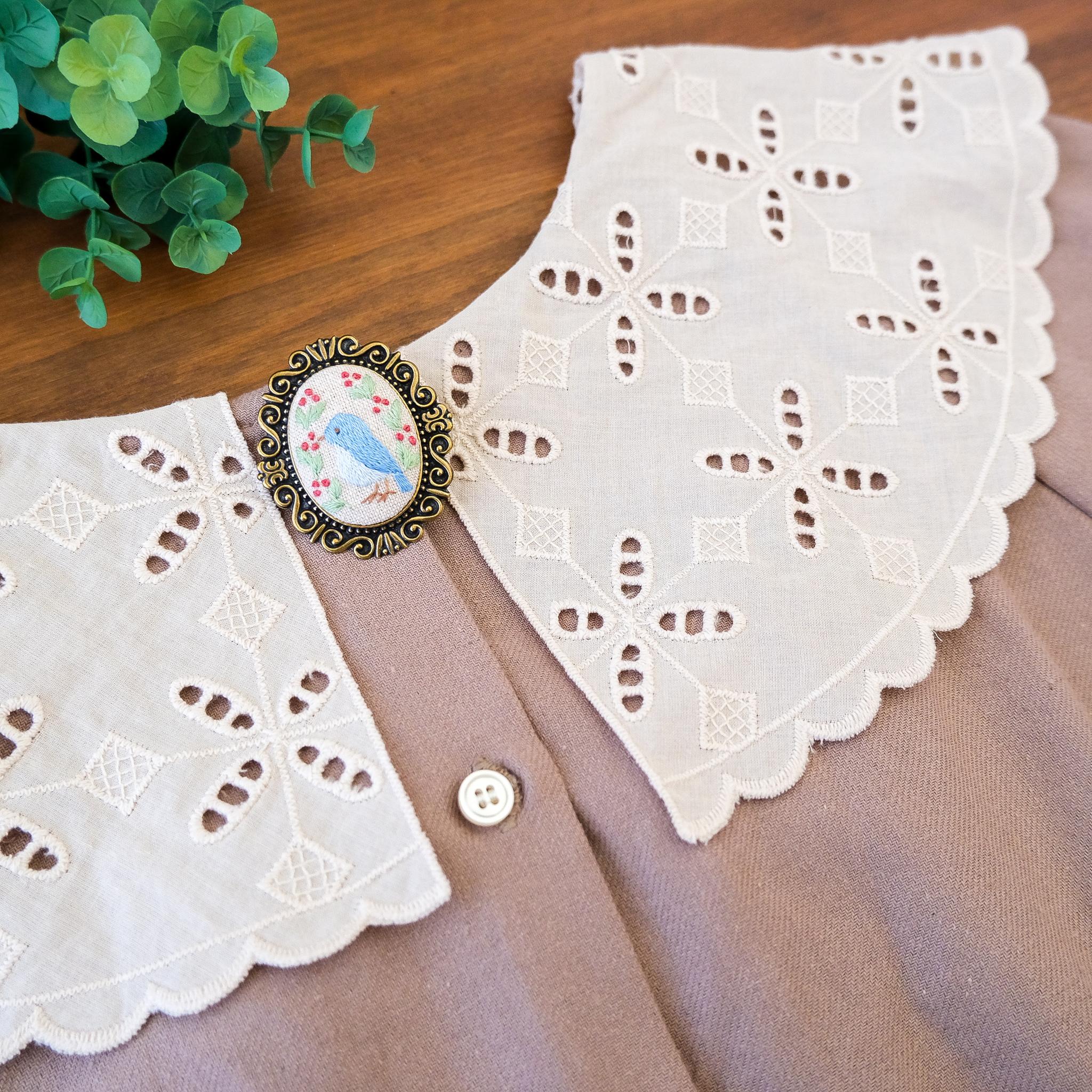 【受注制作】森の仲間たちのブローチ(青い鳥)　＊刺繍 | 4枚目