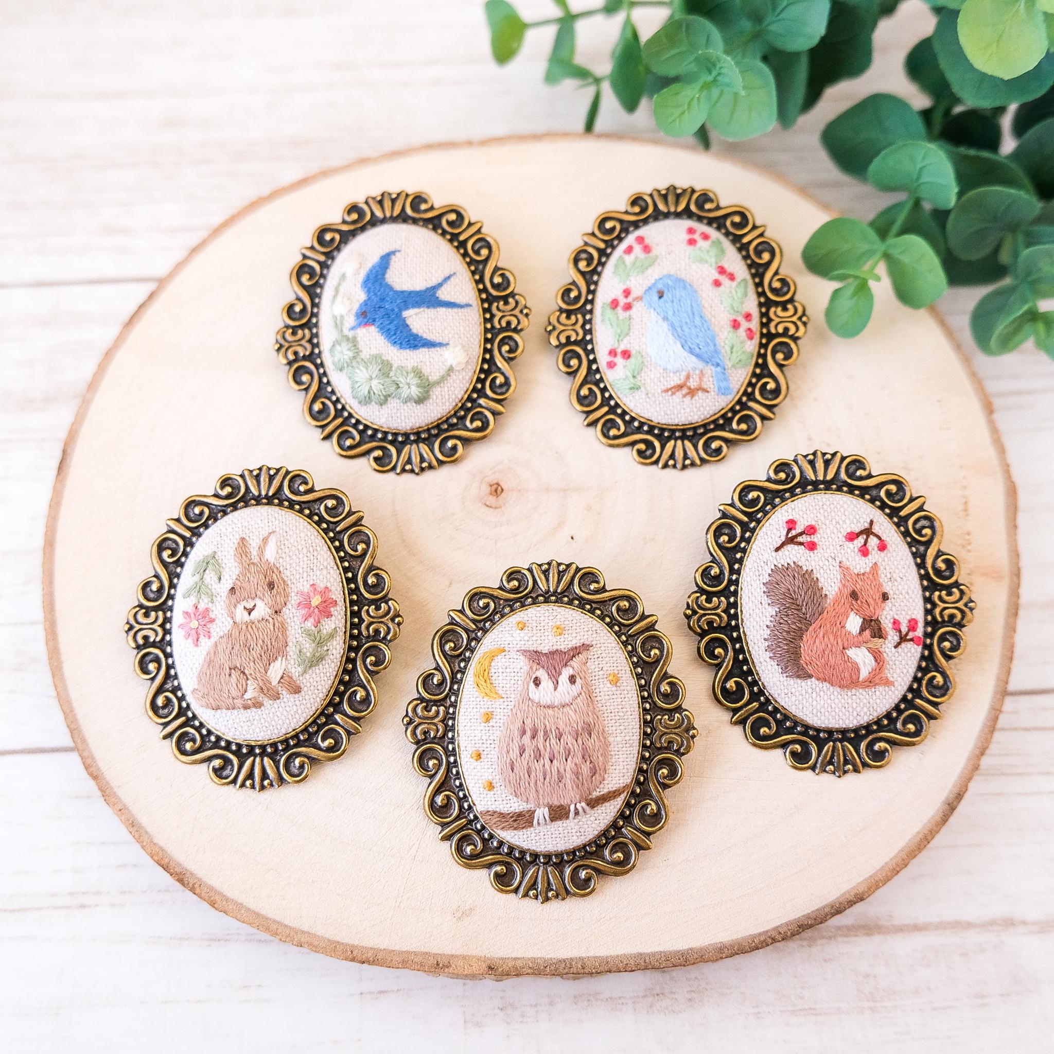 【受注制作】森の仲間たちのブローチ(青い鳥)　＊刺繍 | 6枚目