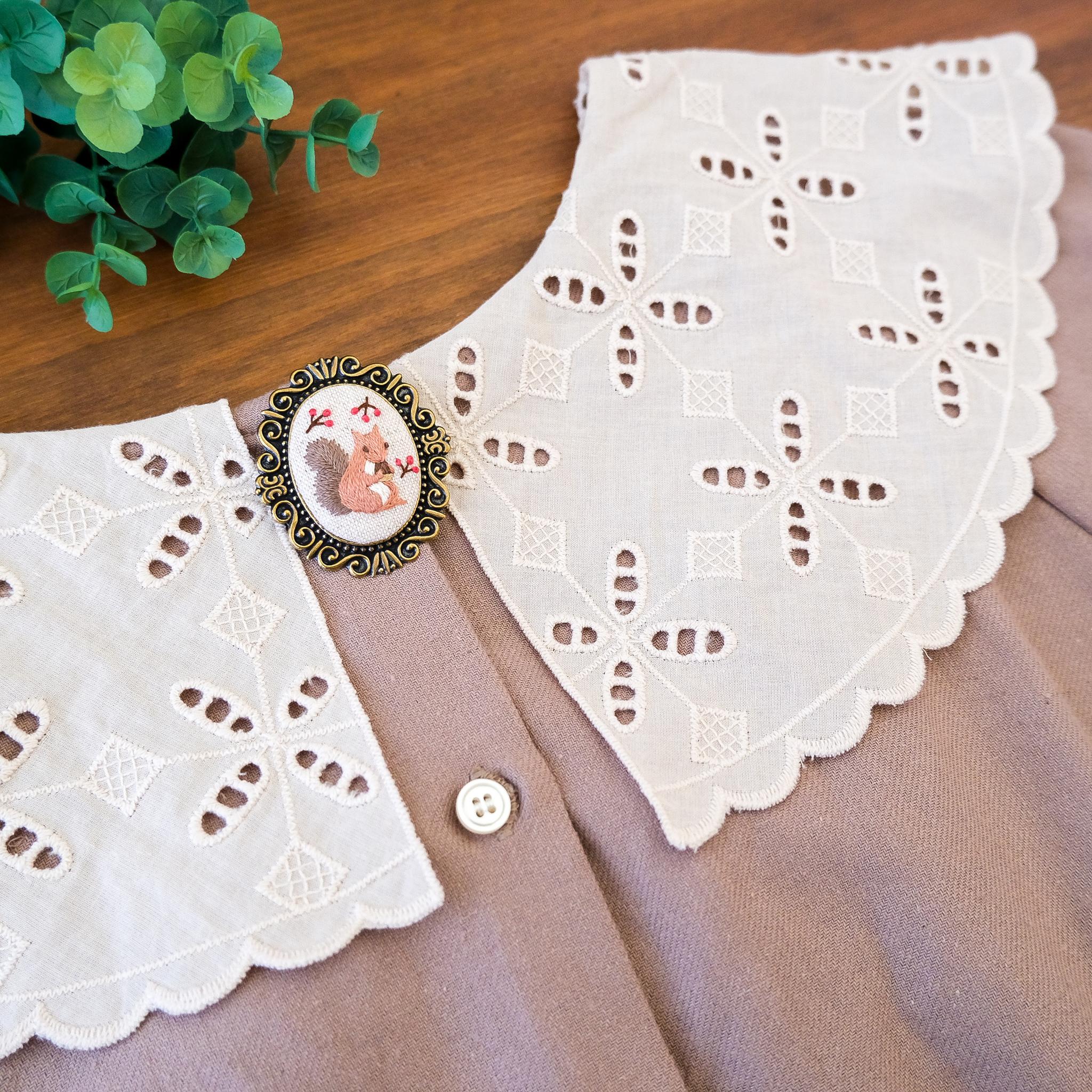 【受注制作】森の仲間たちのブローチ(リス)　＊刺繍 | 4枚目